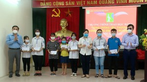 Hội người mù Thành phố Bắc Ninh tổ chức: Chương trình trao học bổng “Vầng trăng yêu thương nâng bước em đến trường” lần thứ V năm 2021