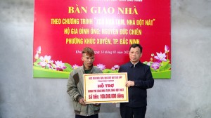 Bàn giao nhà theo chương trình 