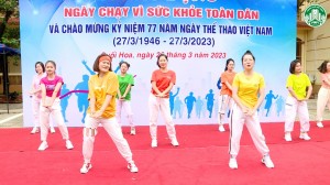 Gần 200 người tham gia Ngày chạy Olympic vì sức khỏe toàn dân phường Suối Hoa