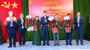 Hội nghị công bố các Quyết định, Nghị quyết về công tác cán bộ tại phường Vân Dương