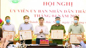 UBND thành phố họp phiên thường kỳ tháng 4/2022