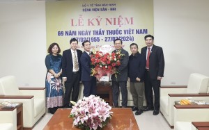 Phó Chủ tịch Thường trực UBND thành phố Nguyễn Mạnh Hiếu chúc mừng Bệnh viện Sản Nhi nhân ngày Thầy thuốc Việt Nam (27/2/1955-27/2/2024)