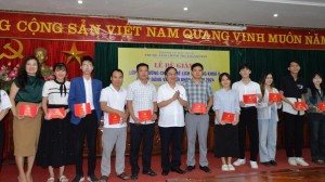 Bế giảng lớp bồi dưỡng đảng viên mới khóa IV năm 2024