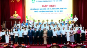 UBND thành phố Bắc Ninh gặp mặt các đồng chí lãnh đạo, cán bộ, công chức, viên chức, người lao động