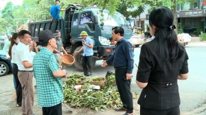 Chủ tịch UBND thành phố Nguyễn Mạnh Hiếu kiểm tra công tác khắc phục hậu quả sau cơn bão số 3