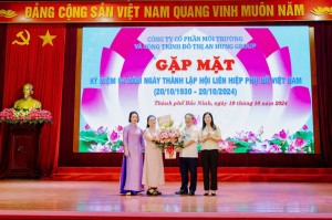 Công ty Cổ phần Môi trường và Công trình đô thị An Hưng Group khen thưởng công tác khắc phục hậu quả cơn bão số 3