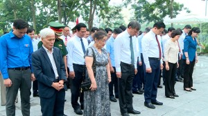 Dâng hương nhân kỷ niệm 120 năm ngày sinh đồng chí Hoàng Quốc Việt