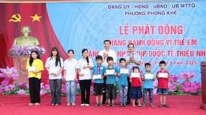 Phó Bí thư Thường trực Thành ủy Nguyễn Hoàng Long dự Lễ phát động tháng hành động vì trẻ em tại phường Phong Khê