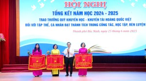 Hội nghị tổng kết năm học 2024 -2025 và trao thưởng Quỹ khuyến học, khuyến tài Hoàng Quốc Việt