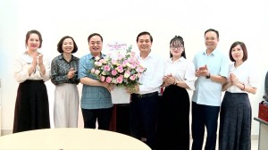 Chủ tịch UBND thành phố chúc mừng 100 năm ngày Báo chí Cách mạng Việt Nam