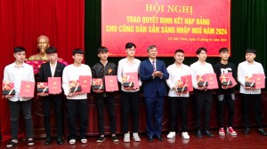 Ban Thường vụ Thành uỷ Bắc Ninh tổ chức Hội nghị trao quyết định kết nạp Đảng cho công dân sẵn sàng nhập ngũ năm 2024