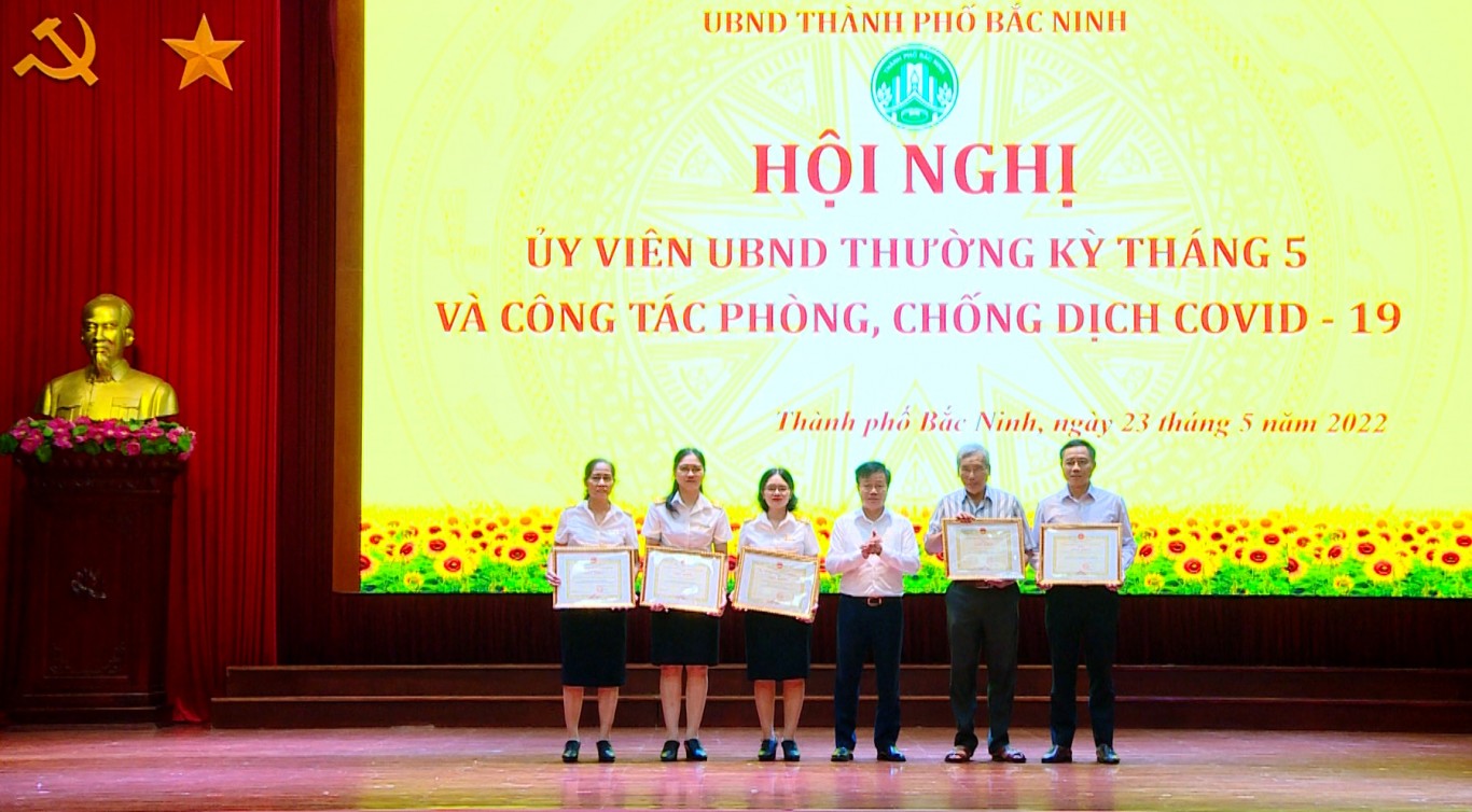 UBND thành phố Bắc Ninh họp phiên thường kỳ tháng 5