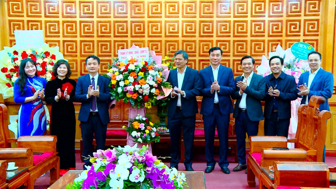 Bí thư Thành ủy Tạ Đăng Đoan chúc mừng ngày Nhà giáo Việt Nam 20-11